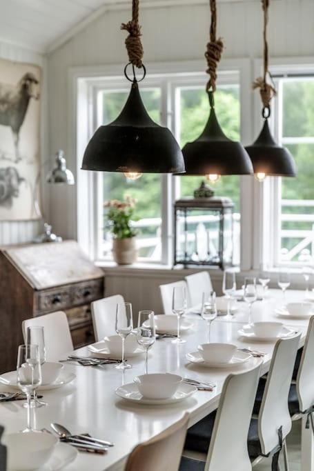 Historic Lakeside Villa, Up To 20 Guests - Ski, Boat Villa Sunnansjo (Ludvika)