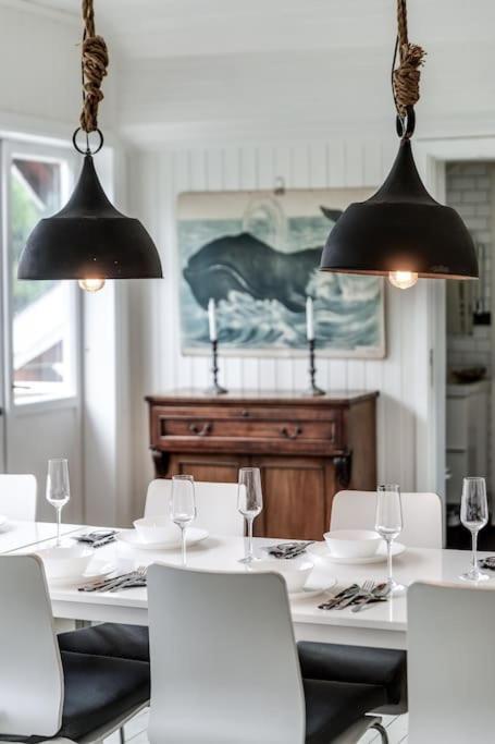 Historic Lakeside Villa, Up To 20 Guests - Ski, Boat *