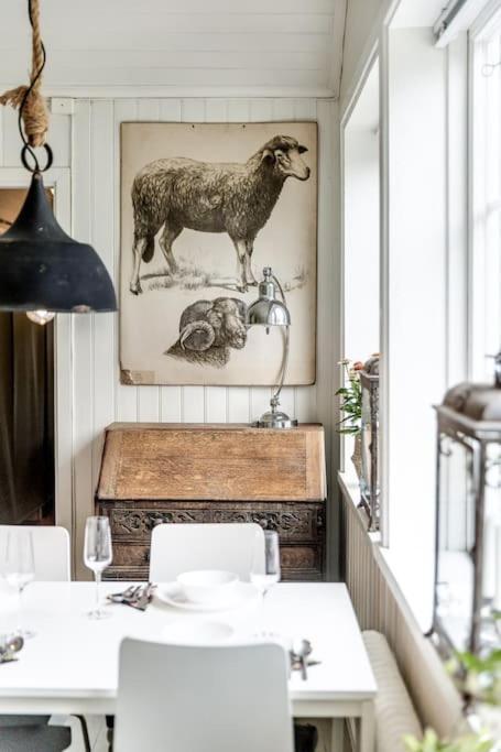 Historic Lakeside Villa, Up To 20 Guests - Ski, Boat * Sunnansjo (Ludvika)