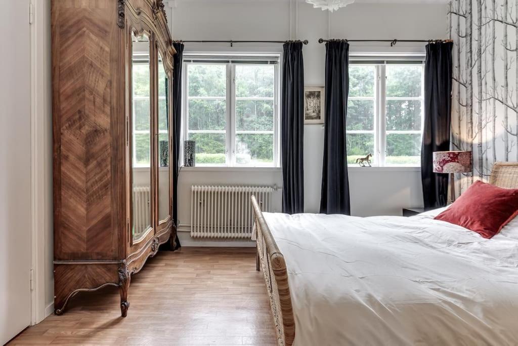 Historic Lakeside Villa, Up To 20 Guests - Ski, Boat