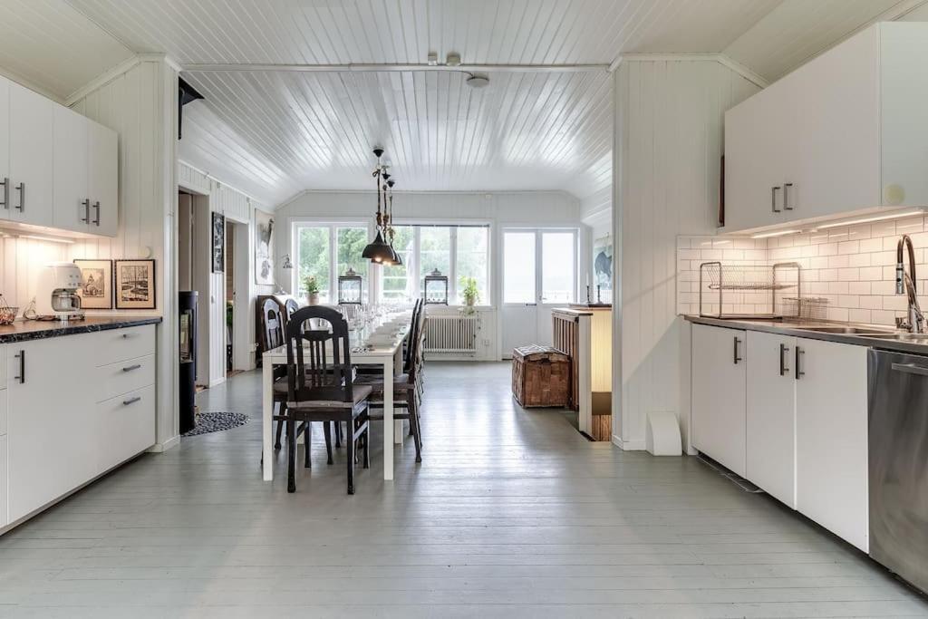Historic Lakeside Villa, Up To 20 Guests - Ski, Boat Sunnansjo (Ludvika)